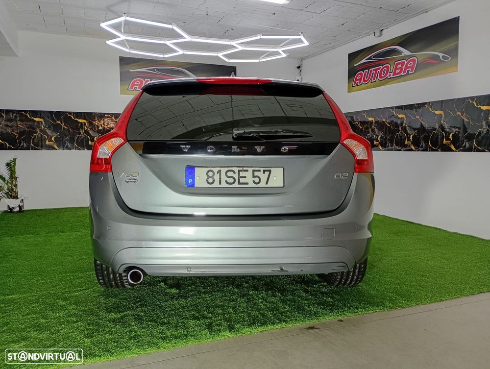 Volvo V60 2.0 D2 R-Design Momentum - 42