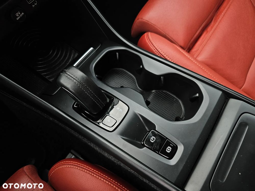Volvo XC 40 B5 B AWD Ultimate Dark - 26