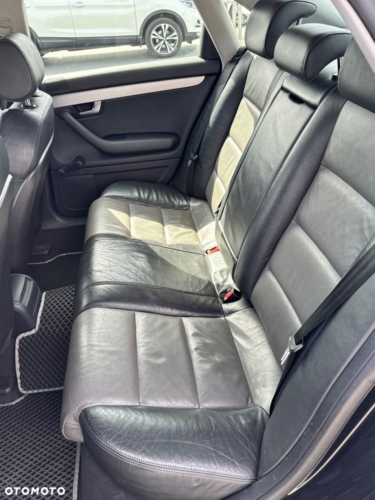 Audi A4 Limousine - 15