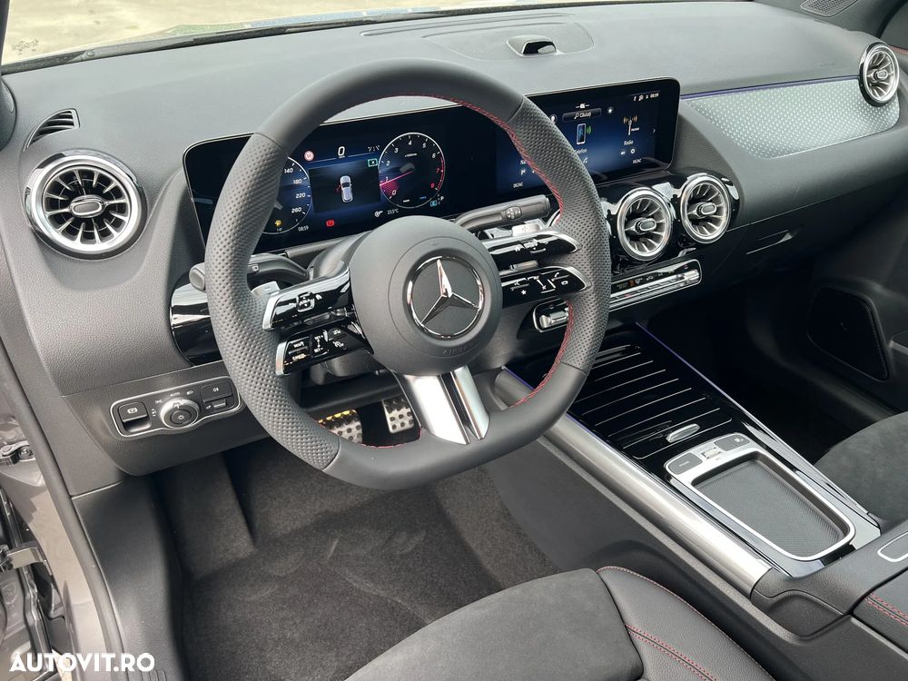Mercedes-Benz GLA 220 4MATIC MHEV - 13
