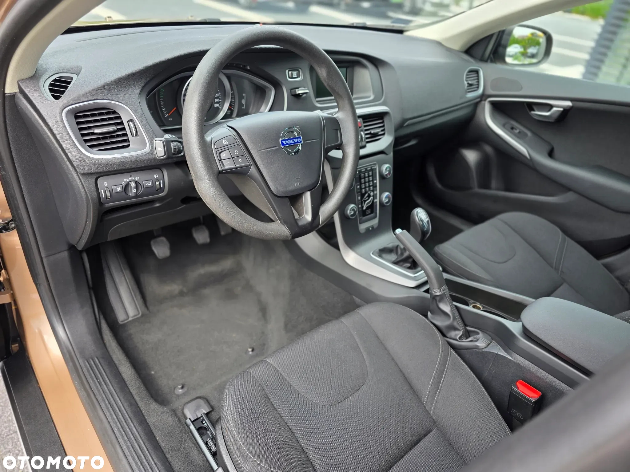 Volvo V40 D2 Momentum - 20