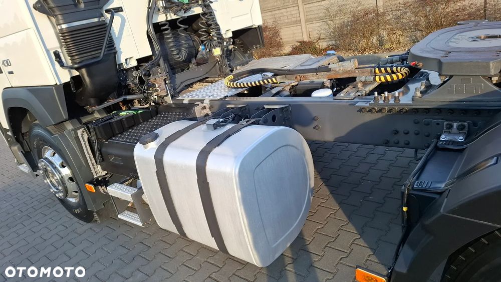 Volvo FM 430 / PEŁNY ADR / HYDRAULIKA + PRZYSTAWKA DO KOMPRESORA / MASA WŁASNA 6620 kg - 11