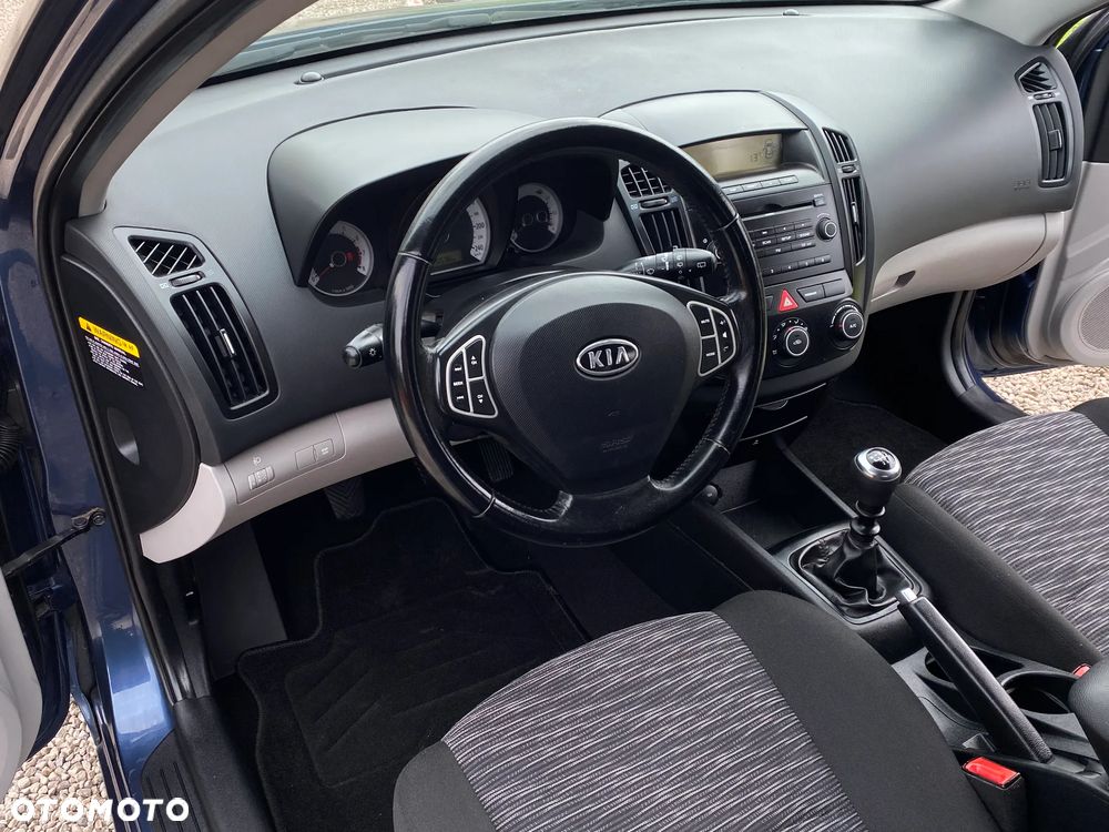 Kia Ceed 1.4 CVVT Attract - 25