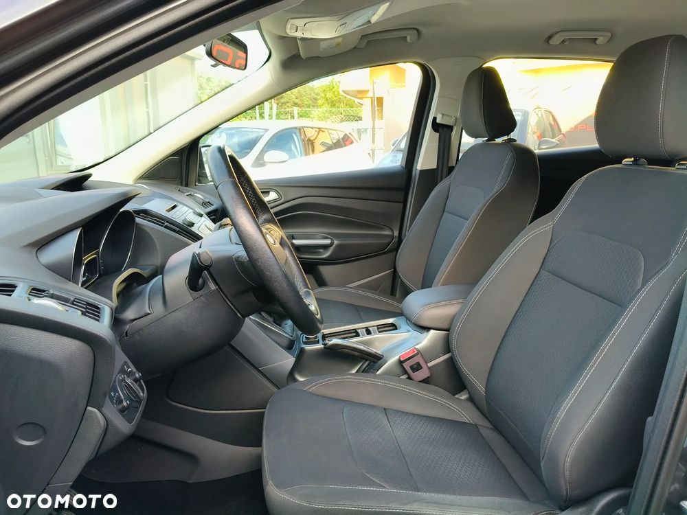 Ford Kuga - 10