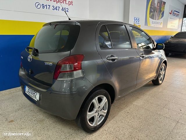 Toyota Yaris 1.0 VVT-i Comfort+P.Style - 3
