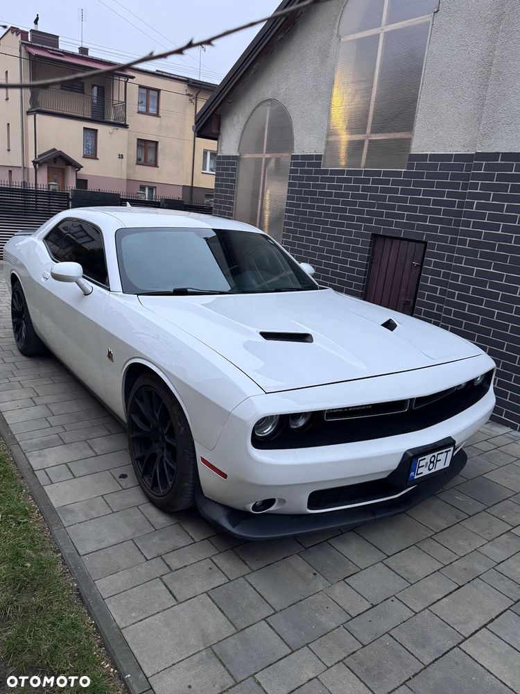 Dodge Challenger - 4