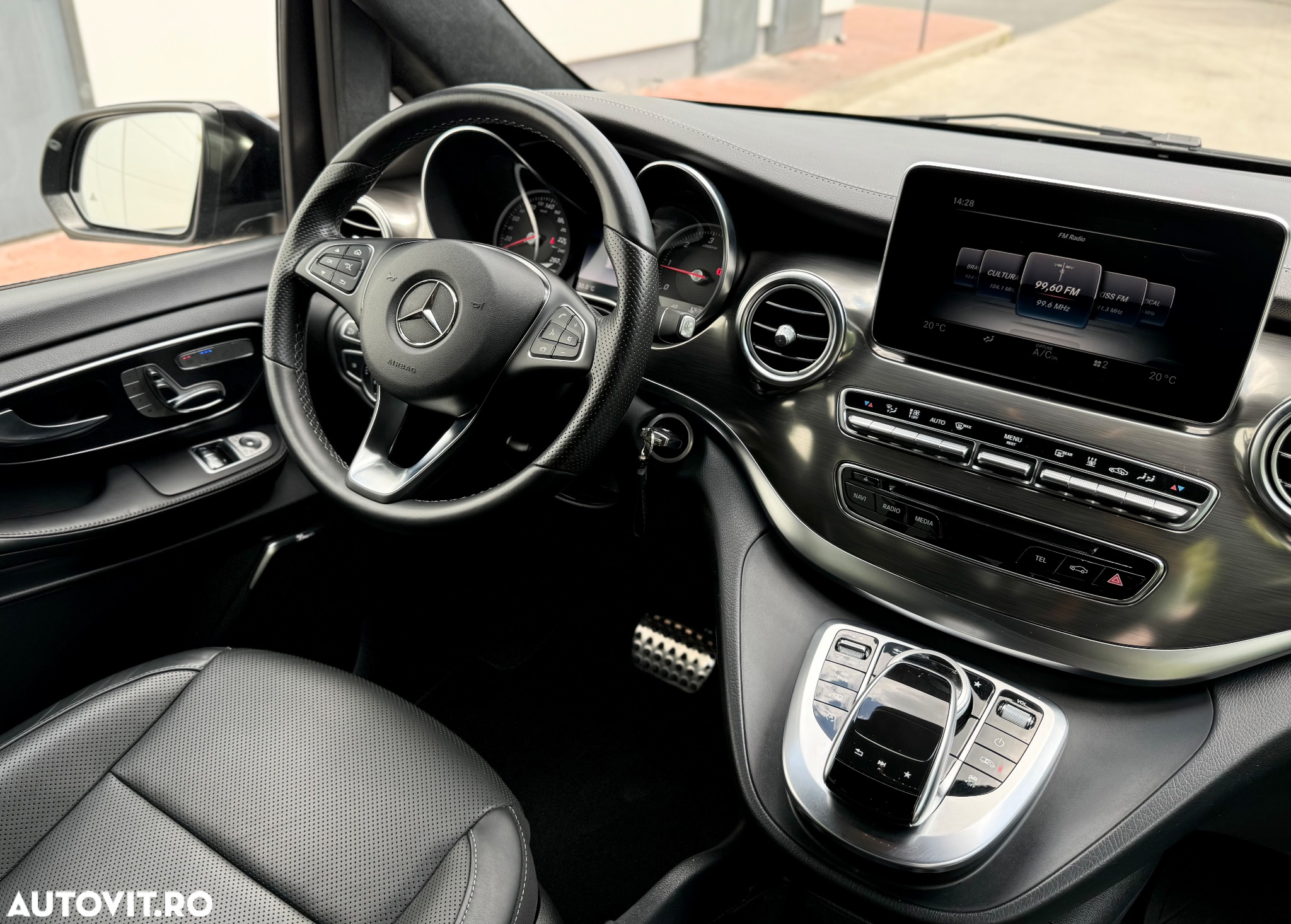 Mercedes-Benz V 250 d lang 4Matic 7G-TRONIC Exclusive Edition - 11