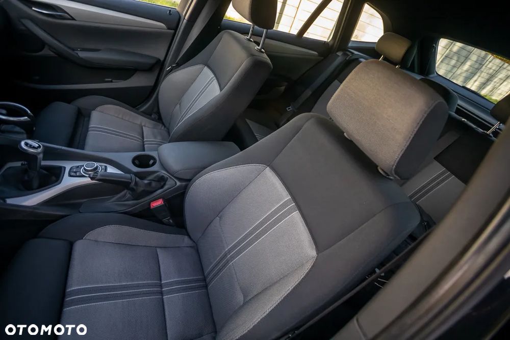 BMW X1 sDrive18i Sport Line - 17