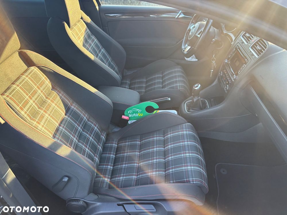 Volkswagen Golf 2.0 GTI - 6