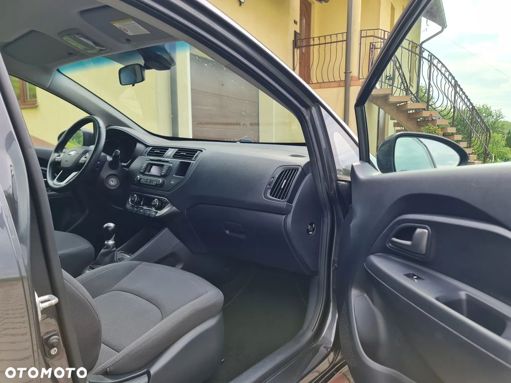 Kia Rio 1.2 Dream Team Edition - 16
