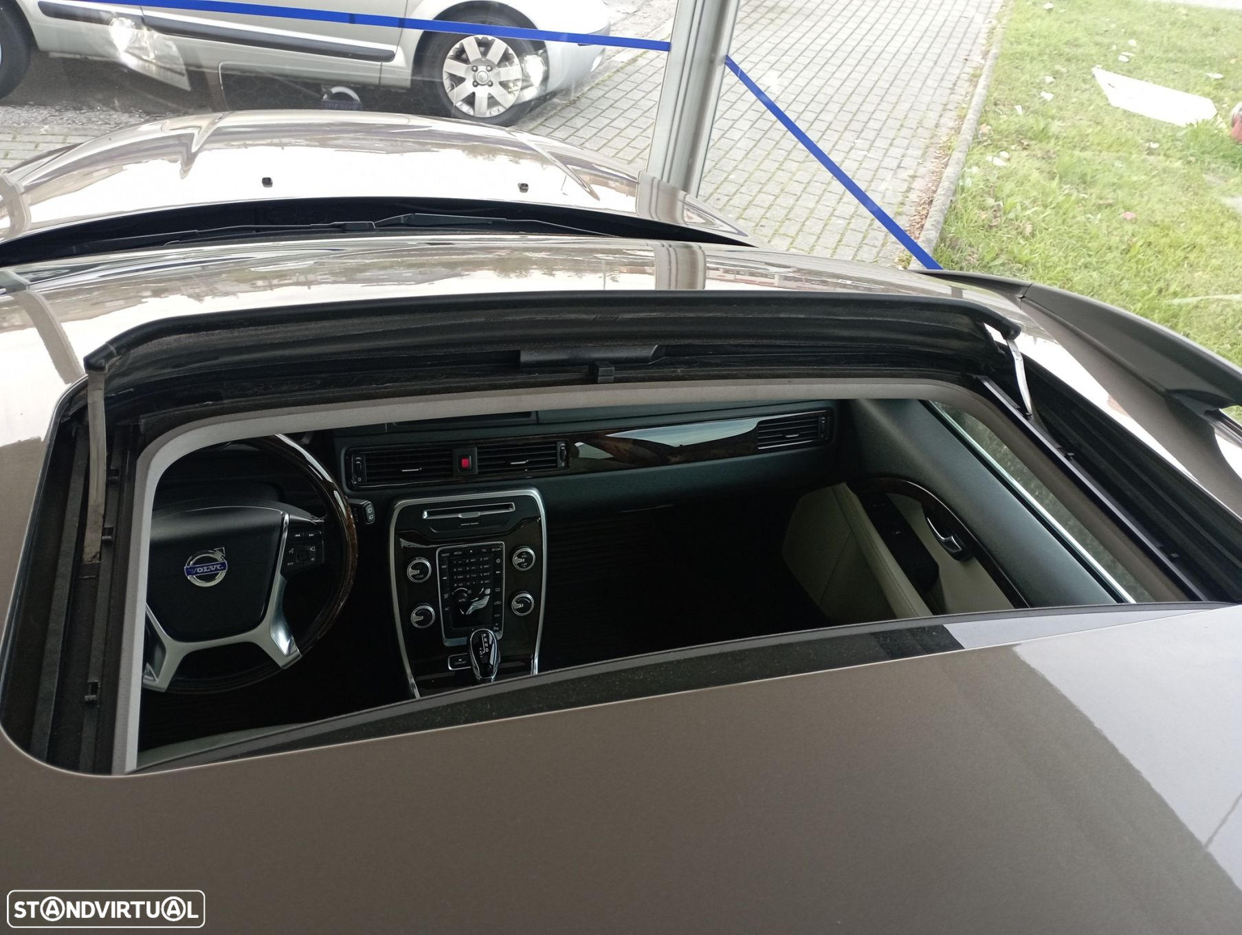 Volvo XC 70 2.0 D4 Momentum Geartronic - 44