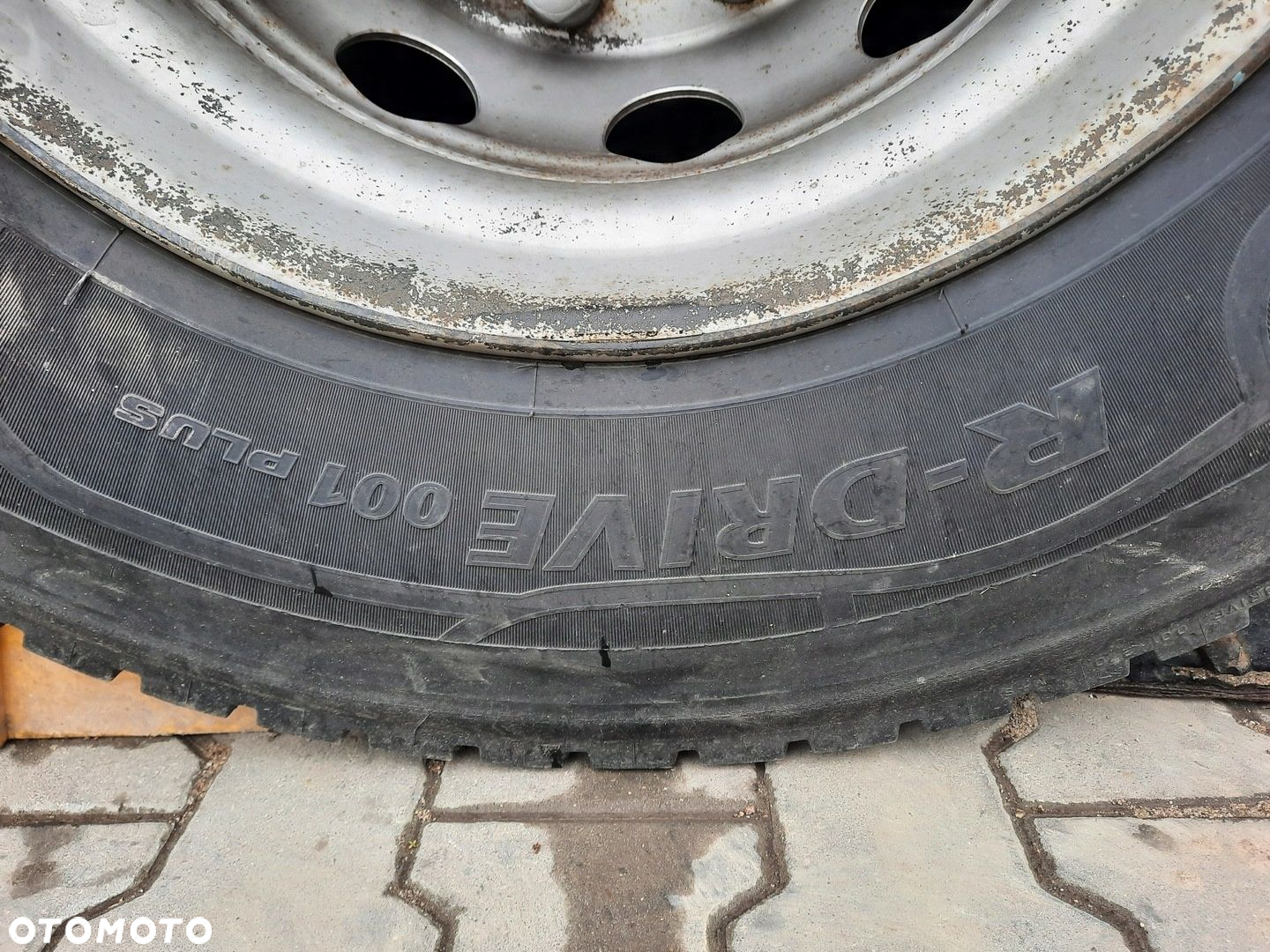 OPONY KOŁA TYŁ BRIDGESTONE R DRIVE 001 315/70/22.5 - 3