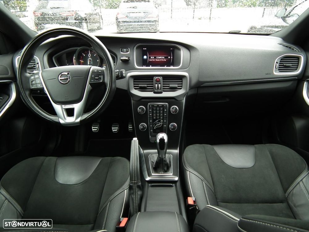 Volvo V40 2.0 D3 R-Design - 21