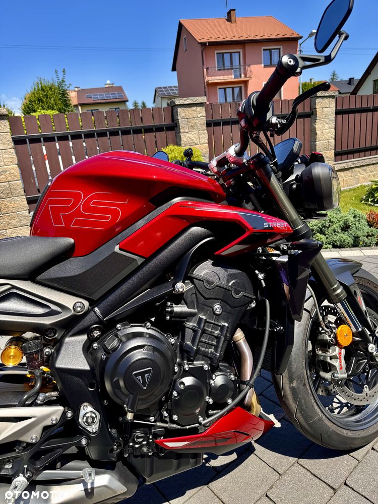 Triumph Street Triple - 8