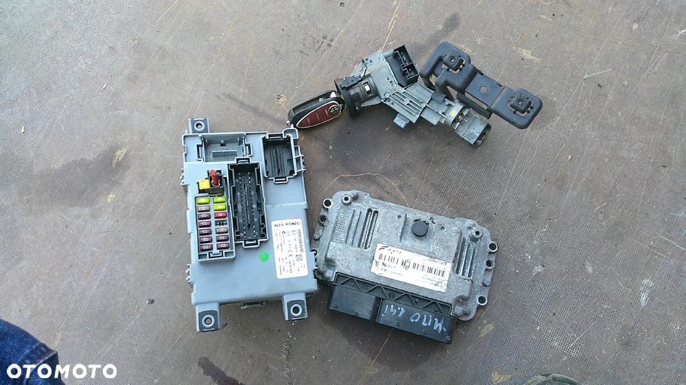 ALFA ROMEO MITO 1.4 T-JET IMMO ZESTAW STARTOWY - 1