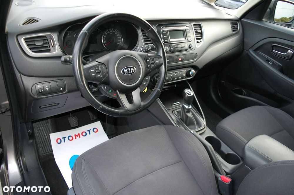 Kia Carens - 22