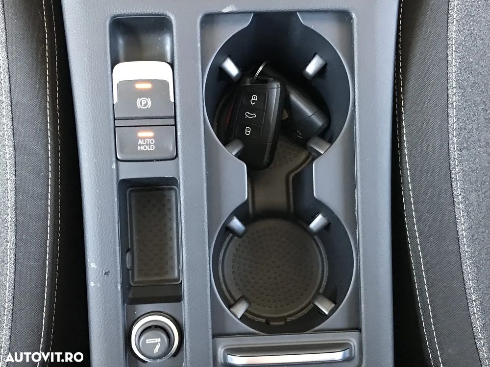 Volkswagen Passat - 36
