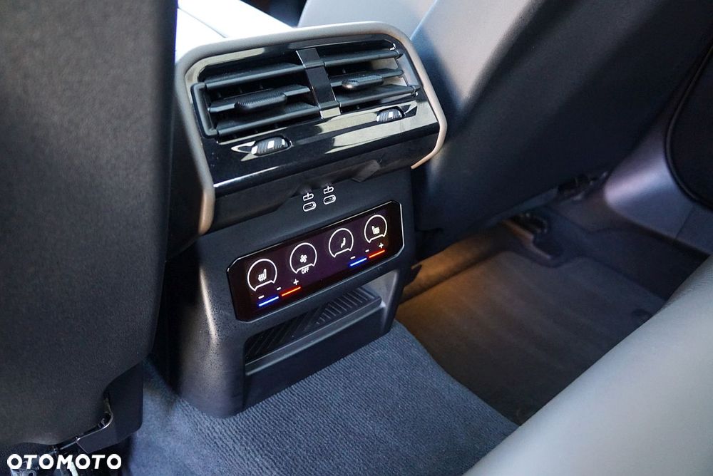 BMW Seria 5 520d xDrive - 22