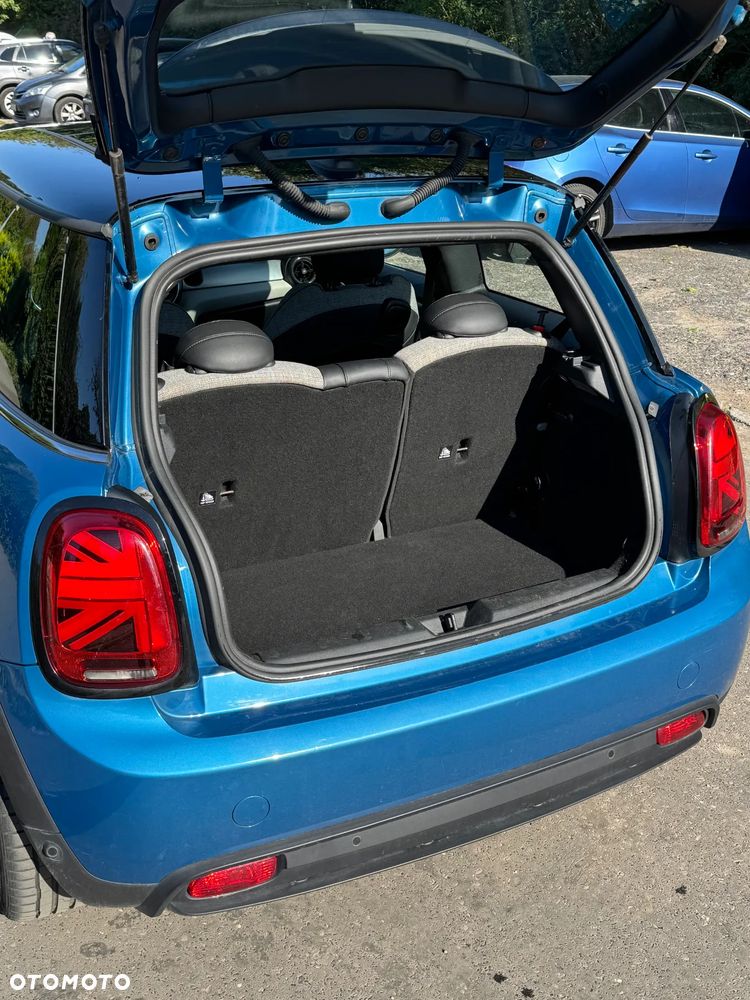 MINI Cooper SE Classic Trim - 11