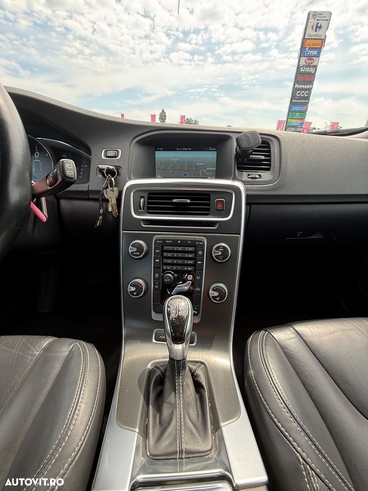 Volvo V60 D6 Plug-In-Hybrid AWD Geartronic Momentum - 15