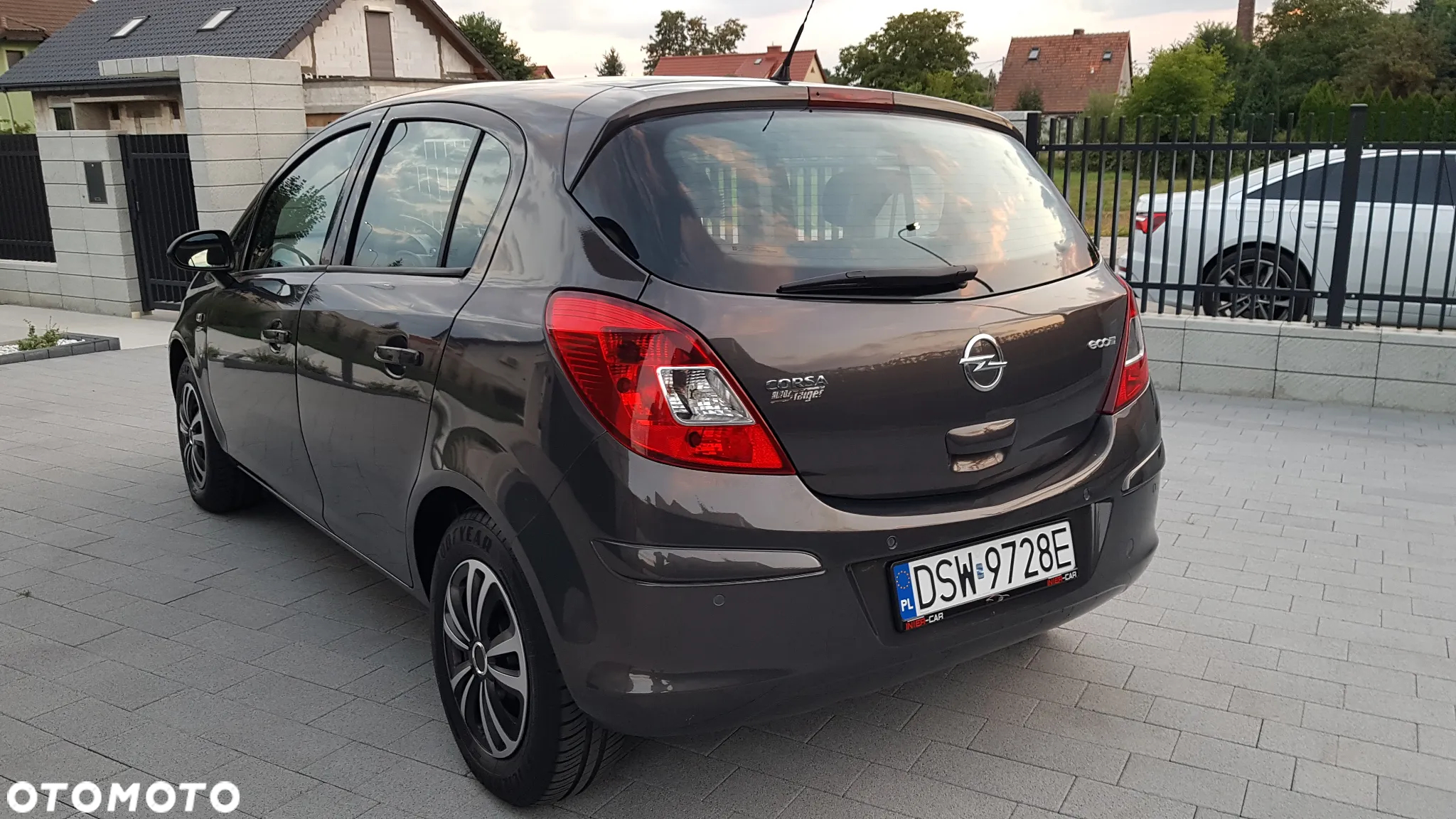 Opel Corsa 1.2 16V Color Edition - 4