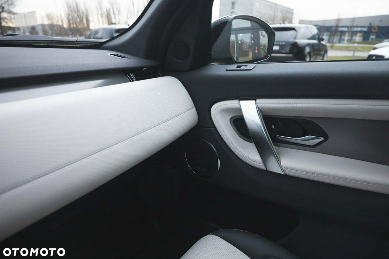 Land Rover Discovery Sport - 16