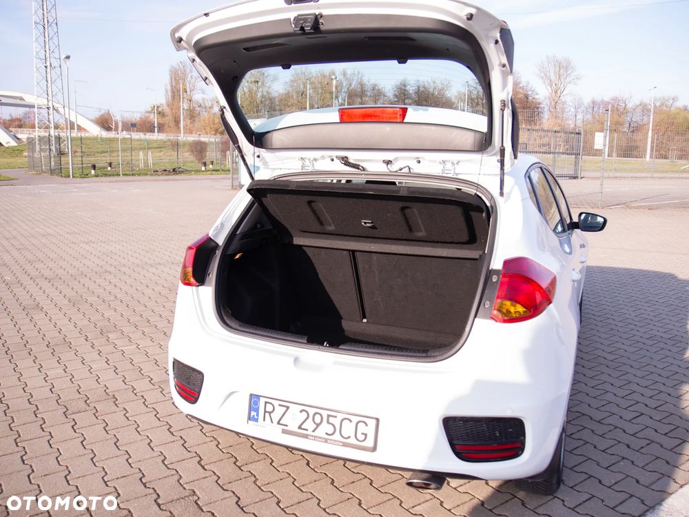 Kia Ceed 1.6 CRDi M - 12
