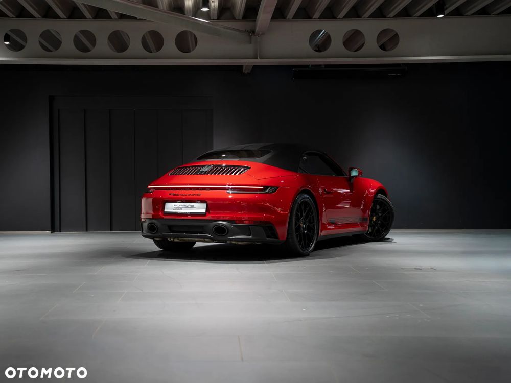 Porsche 911 Carrera 4 GTS - 5