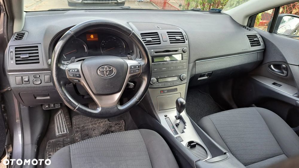 Toyota Avensis - 7