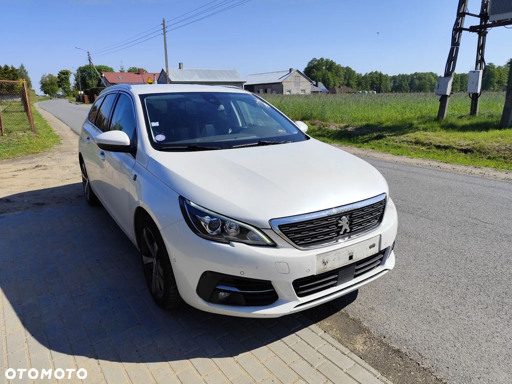 Peugeot 308 1.2 PureTech Allure S&S EAT8 - 1
