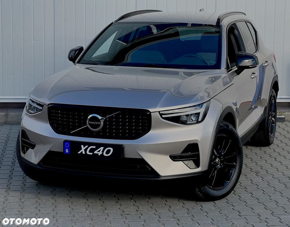 Volvo XC 40 B4 AWD Plus Dark - 1