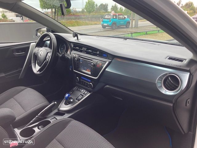 Toyota Auris 1.8 HSD Comfort+Navi - 22