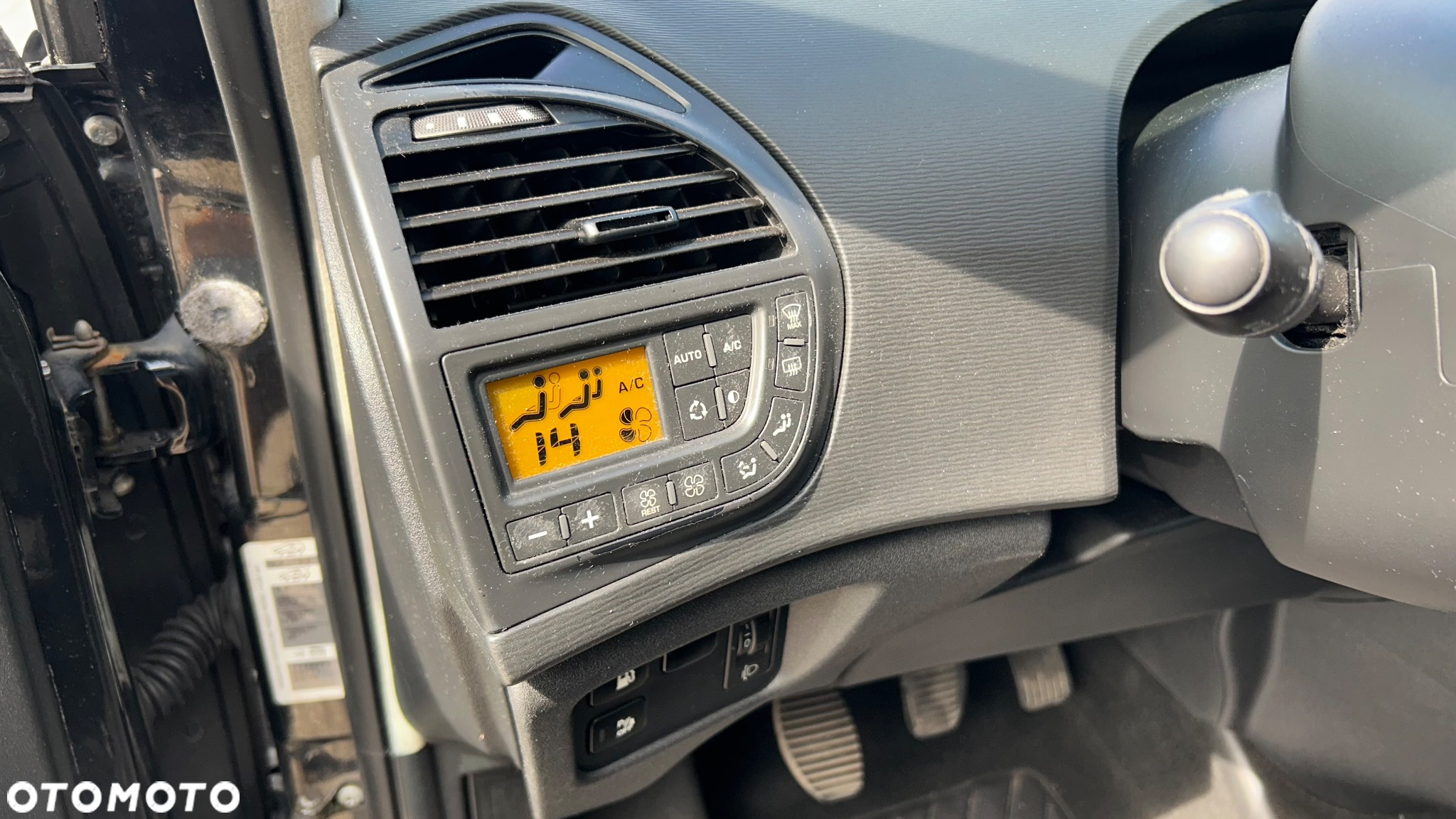Citroën C4 Picasso 1.8 16V Confort - 19