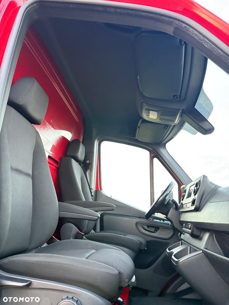 Mercedes-Benz Sprinter - 27
