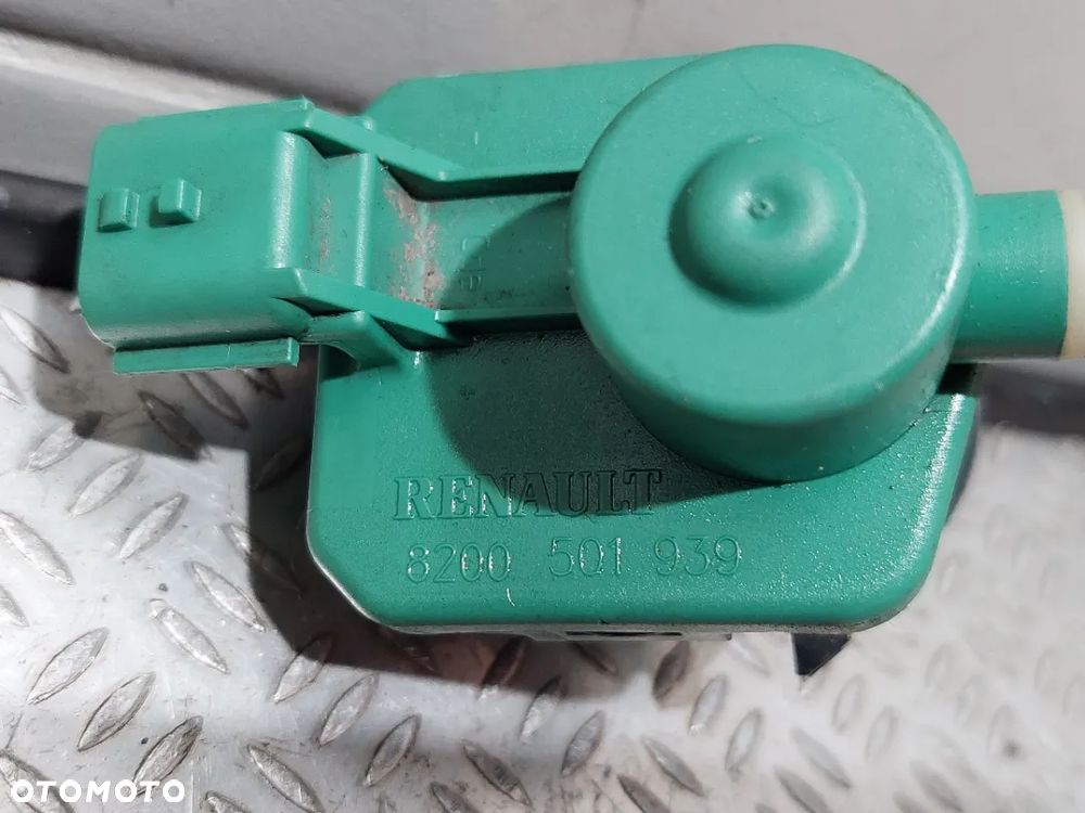 SILNICZEK REGULACJI LAMPY RENAULT MASTER III 3 NR 8200501939 - 2