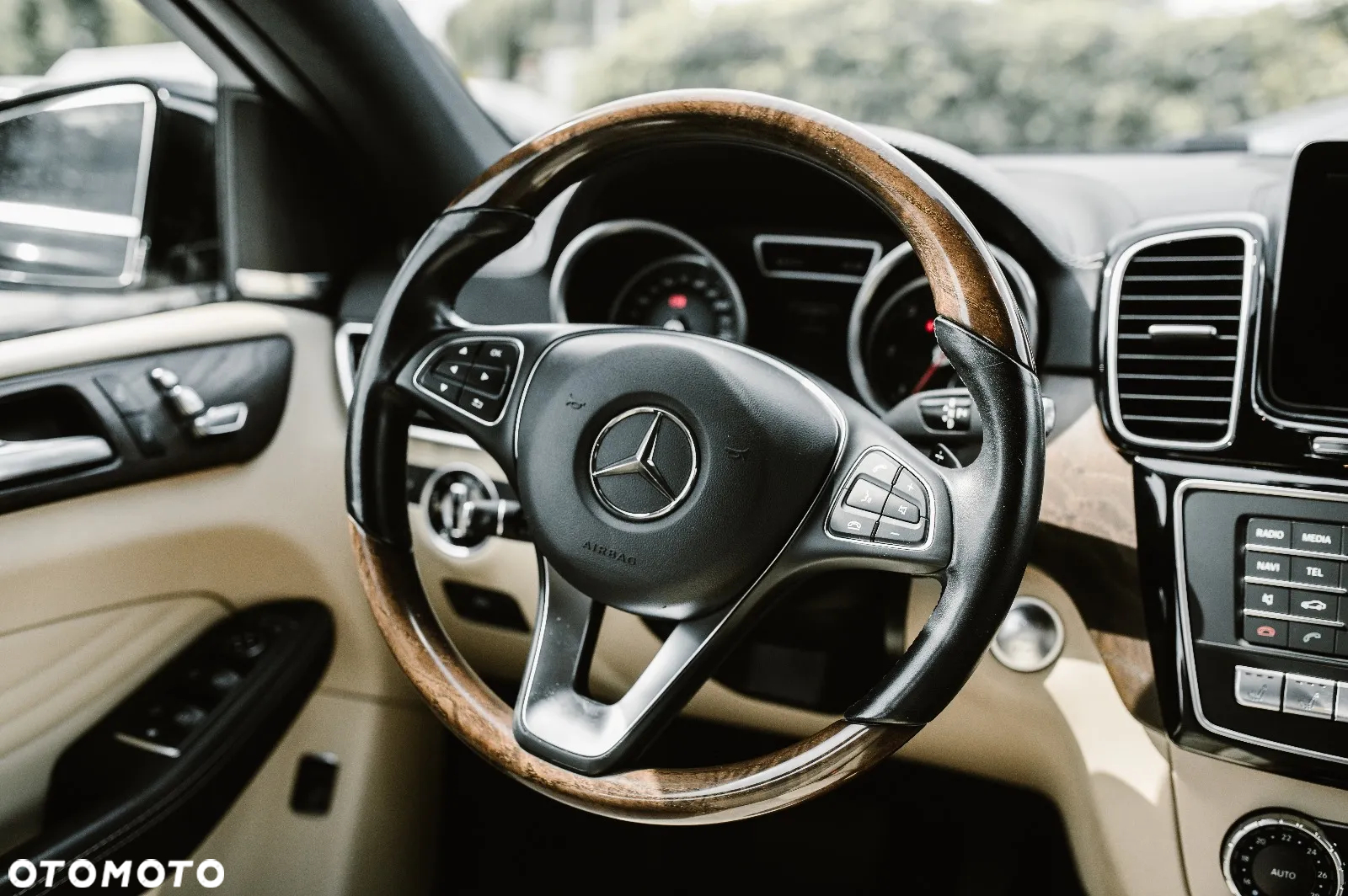 Mercedes-Benz GLE - 4