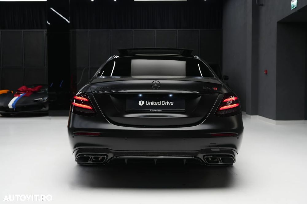 Mercedes-Benz E AMG 63 S 4Matic+ AMG Speedshift MCT-9G - 35