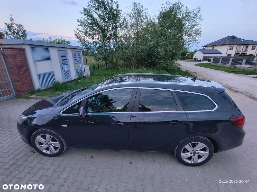 Opel Astra 2.0 CDTI Cosmo - 9