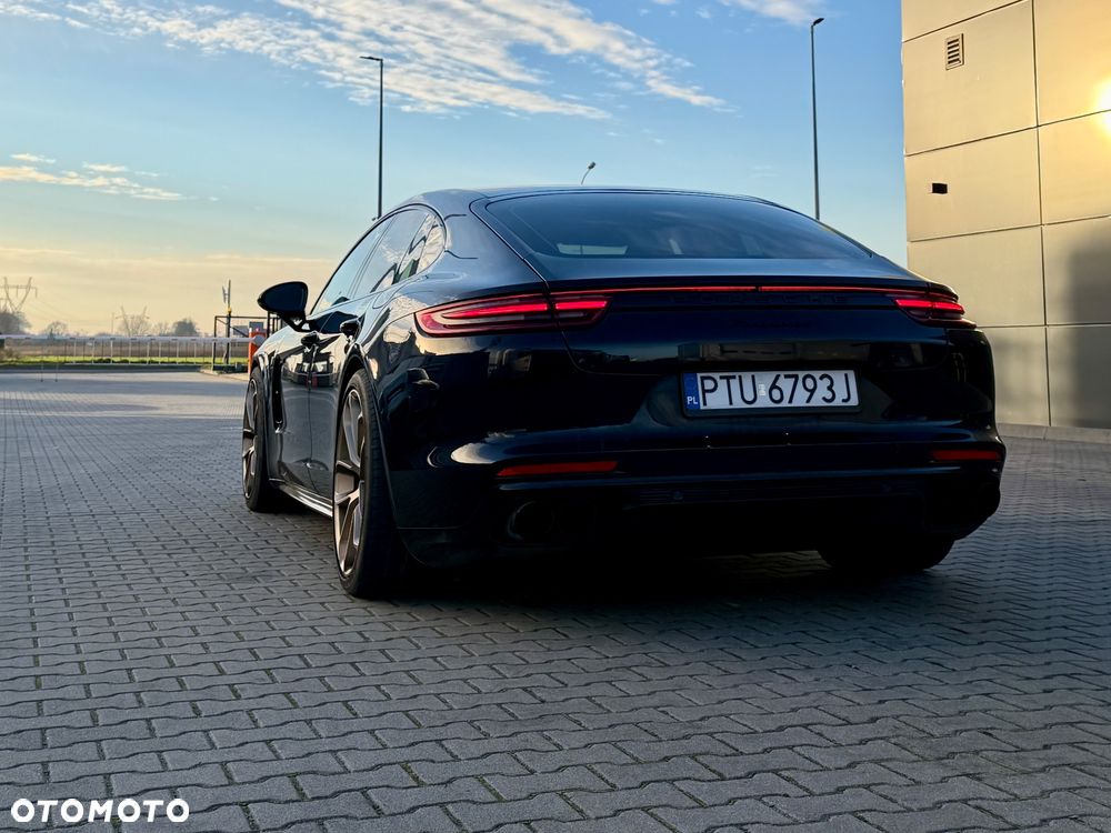 Porsche Panamera 4 - 10