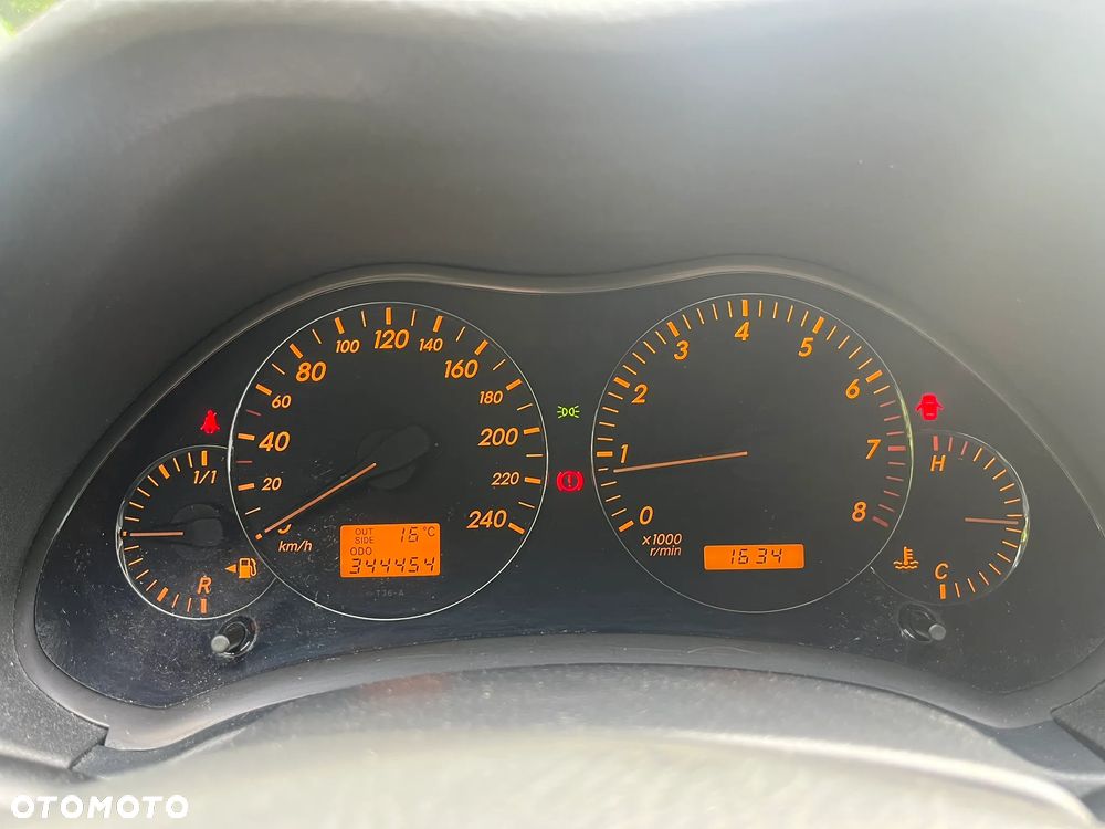 Toyota Avensis 1.8 VVT-i Sol - 21