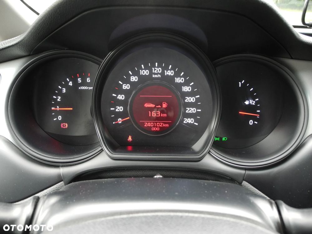 Kia Ceed - 8