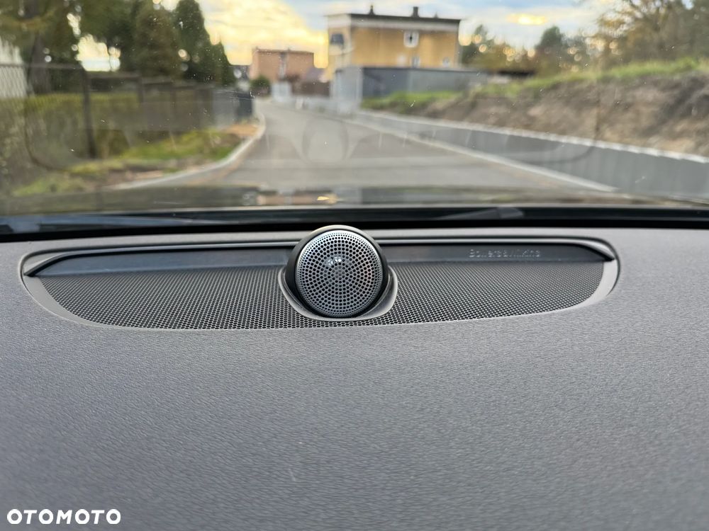 Volvo V90 D5 AWD Momentum - 34