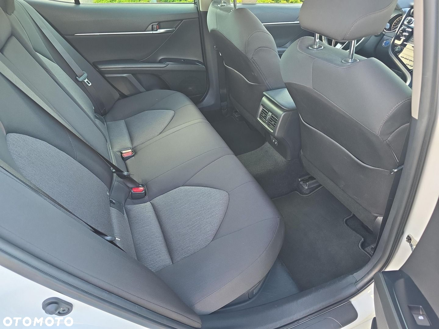 Toyota Camry 2.5 Hybrid Comfort CVT - 9