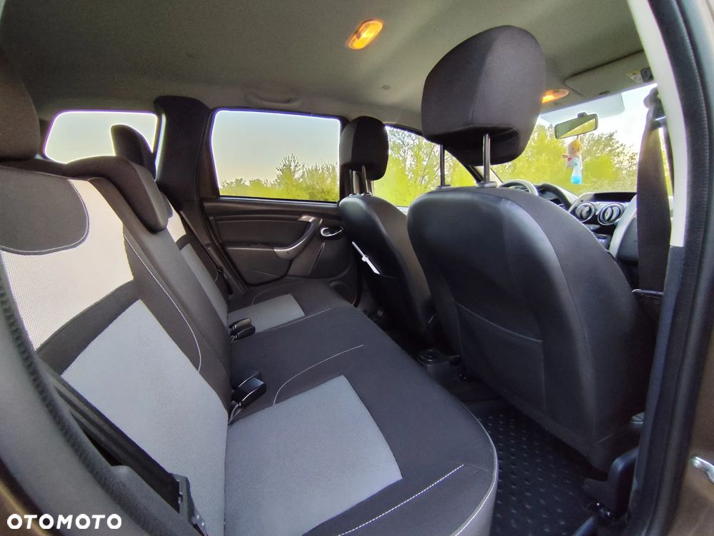 Dacia Duster 1.6 SCe Blackshadow S&S - 12