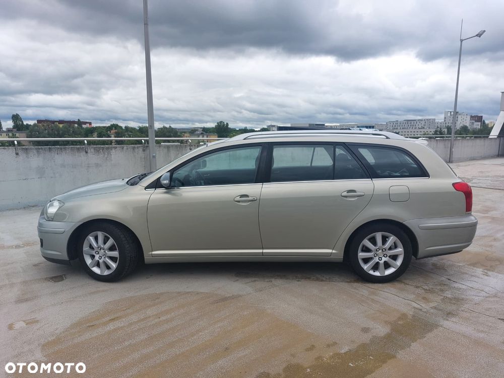 Toyota Avensis 2.0 D-4D - 3