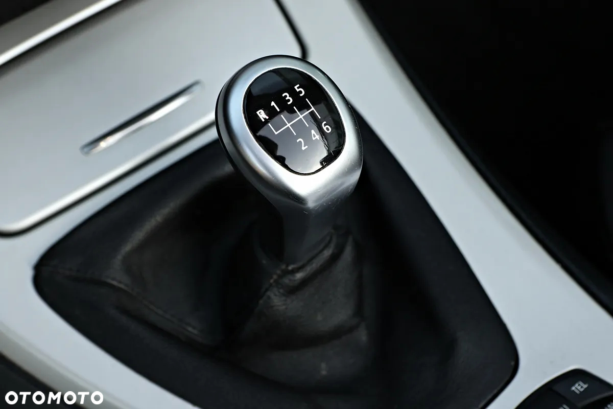 BMW Seria 3 320d - 24