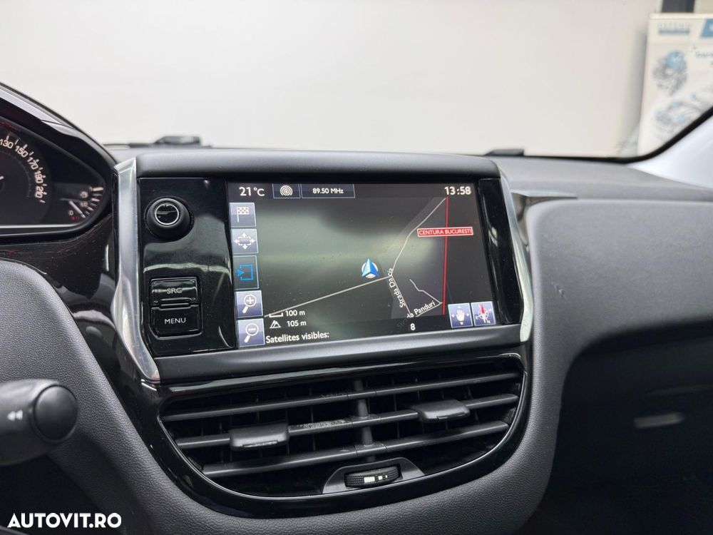 Peugeot 208 1.2 L PureTech Turbo Allure - 11