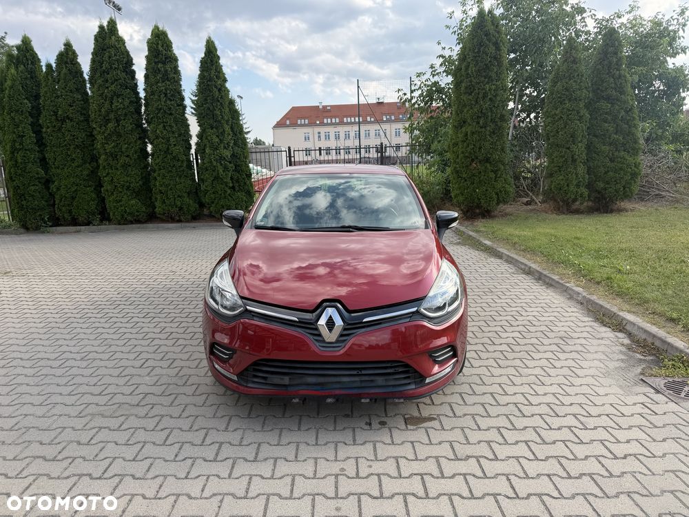 Renault Clio - 1