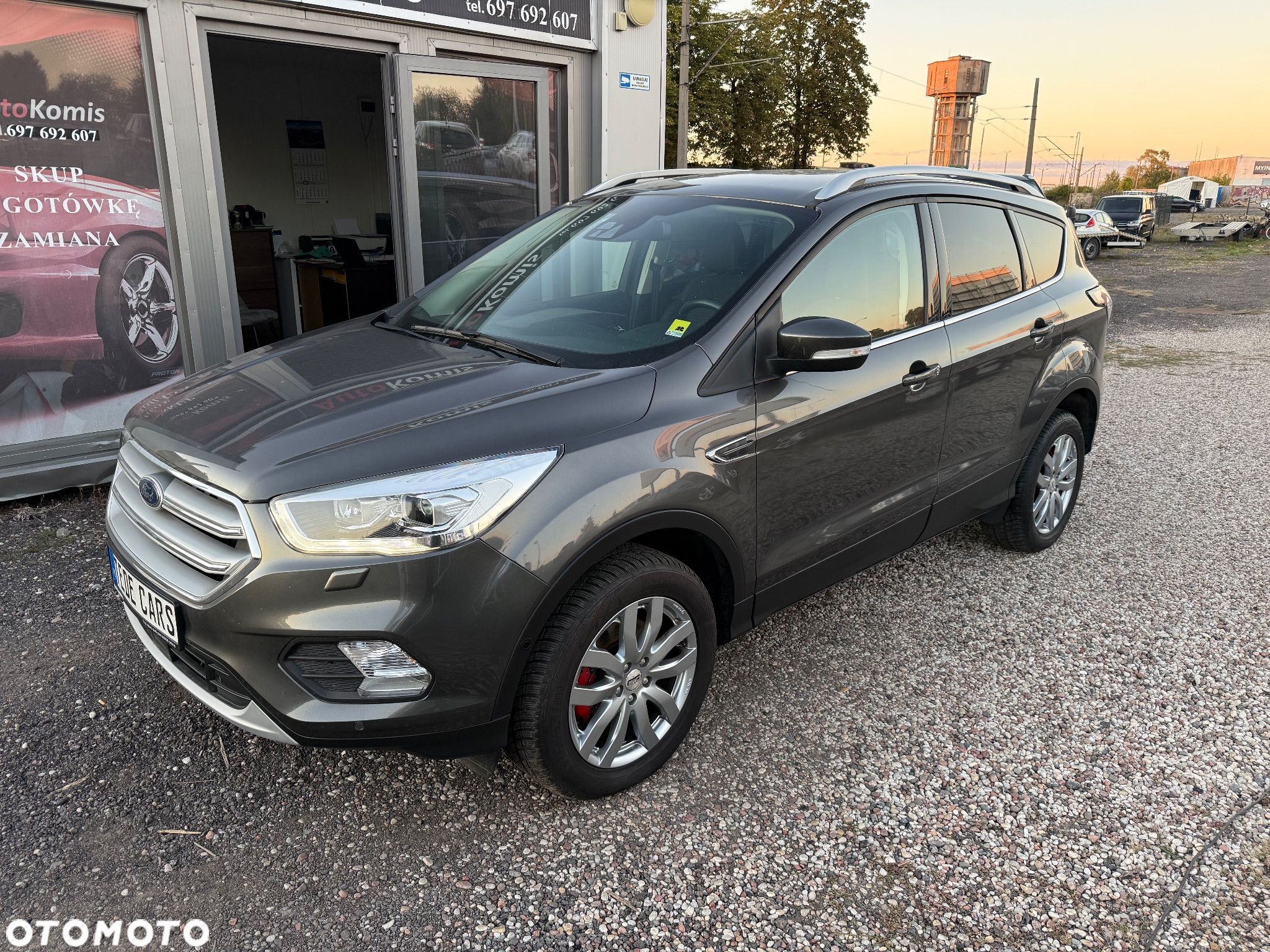 Ford Kuga 1.5 EcoBoost 2x4 Titanium - 1