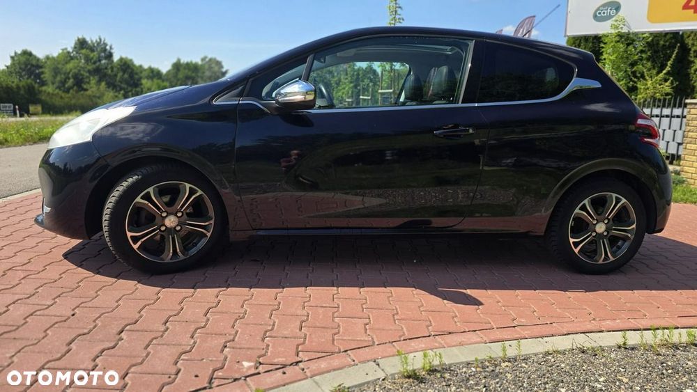 Peugeot 208 - 4